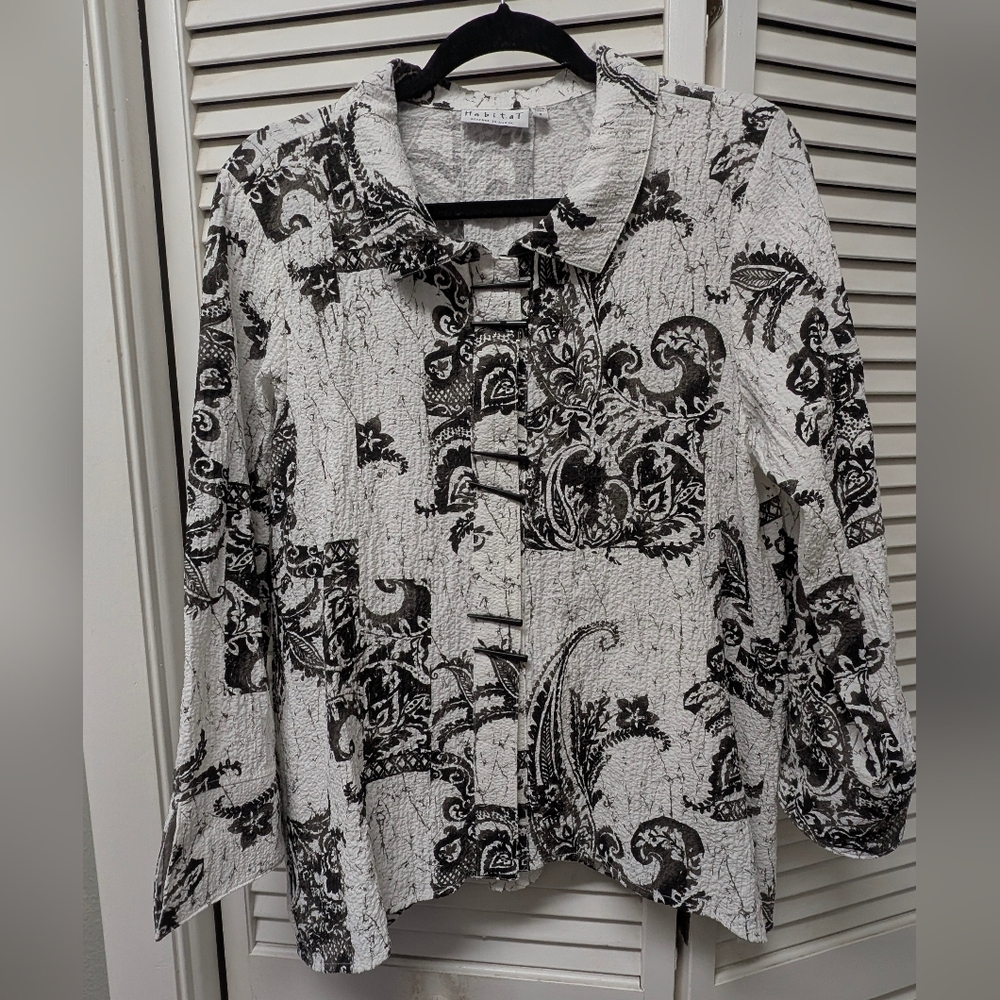 Habitat Textured White and Black Top